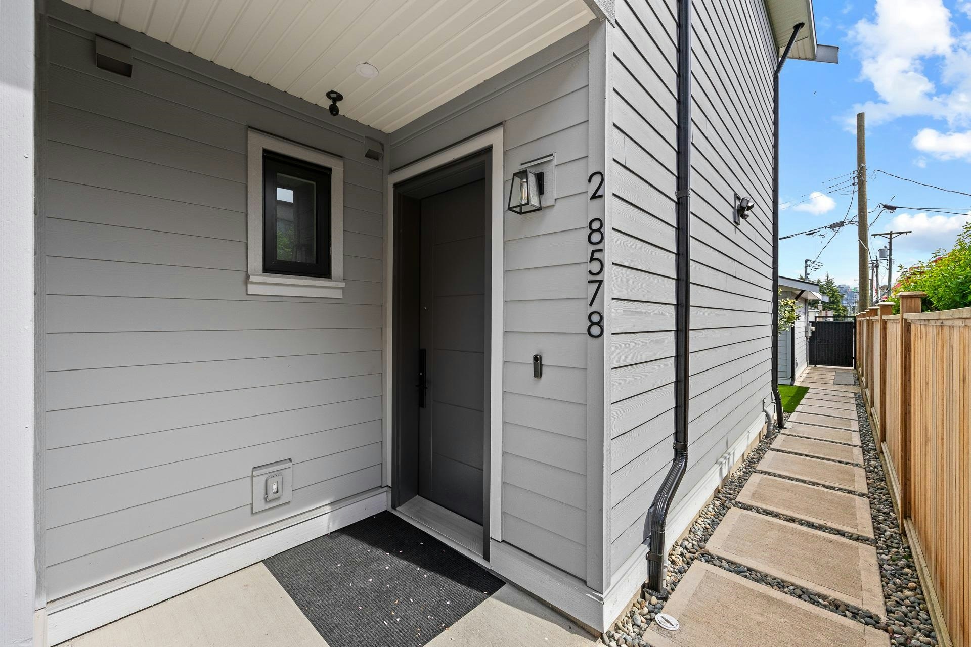 2-8578 Cartier Street, Vancouver, BC, V6P 4T8