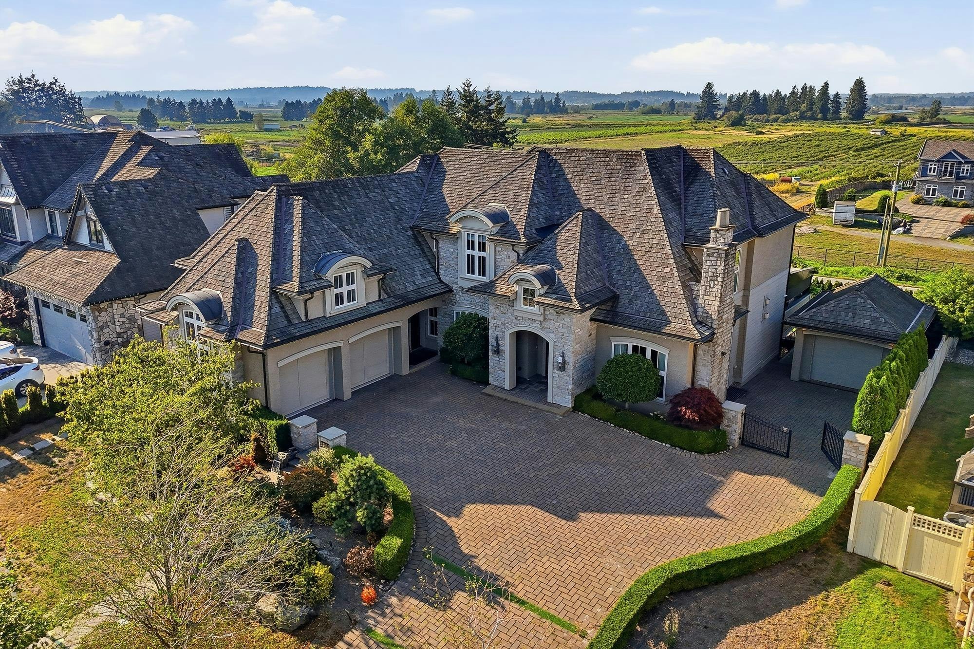 15957 39a Avenue, Surrey, BC, V3Z 0Y3