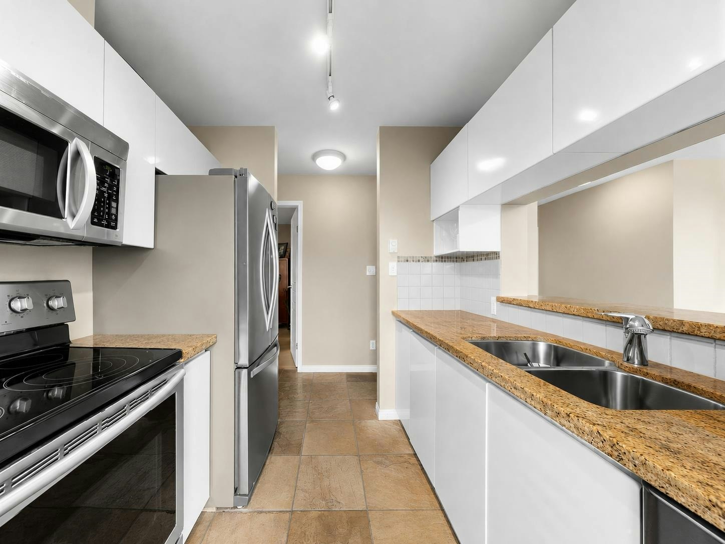312-8450 Jellicoe Street - 5