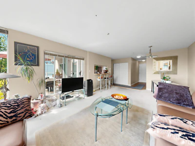 312-8450 Jellicoe Street - 3