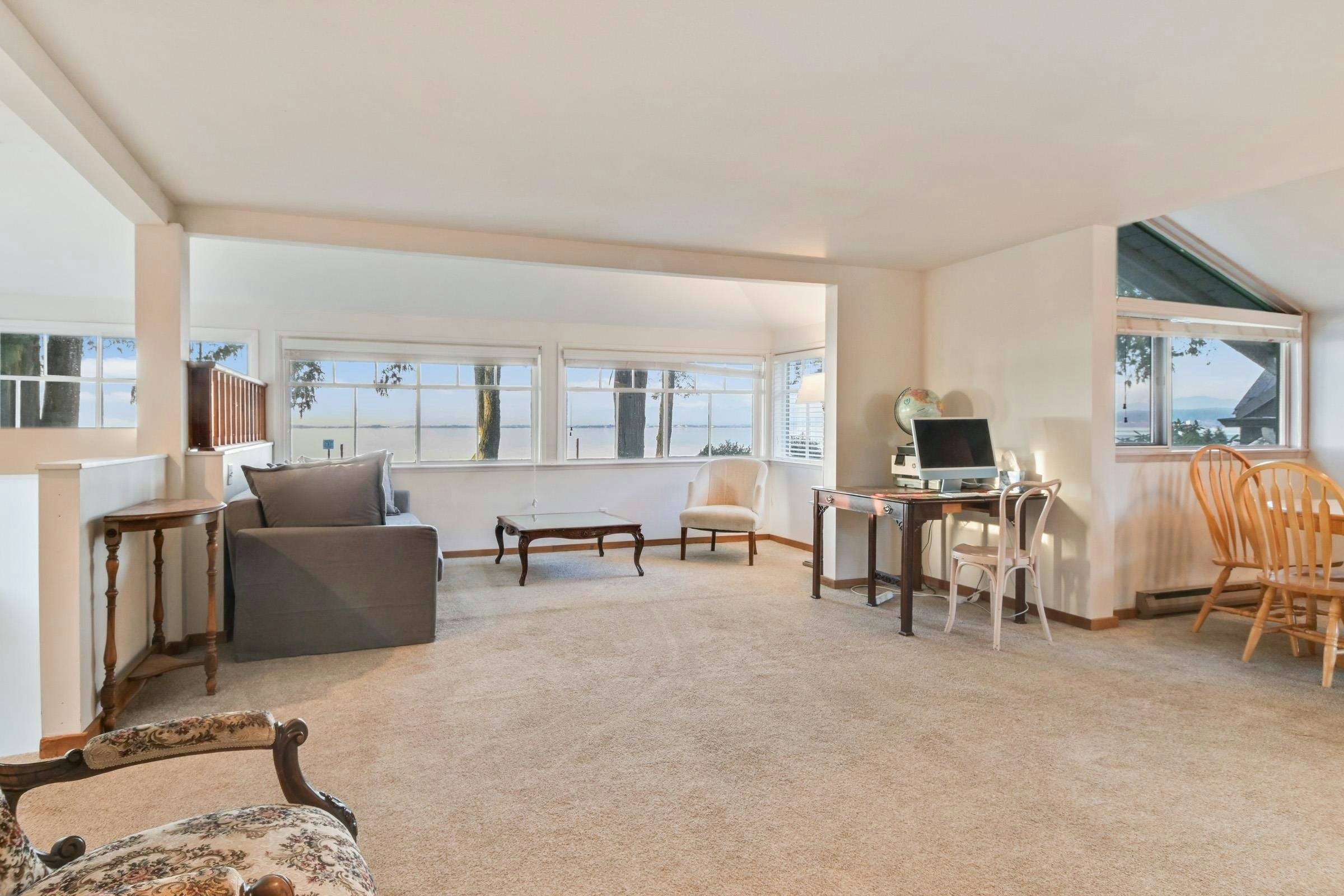 UPPER-3043 O'hara Lane, Surrey, BC, V4A 3E6 - 3