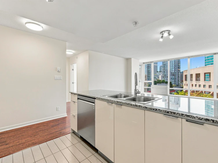 1205-788 Hamilton Street, Vancouver, BC, V6B 0E9 - 3