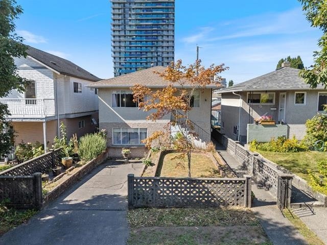 5131 Ann Street Street, Vancouver, BC, V5R 4J8