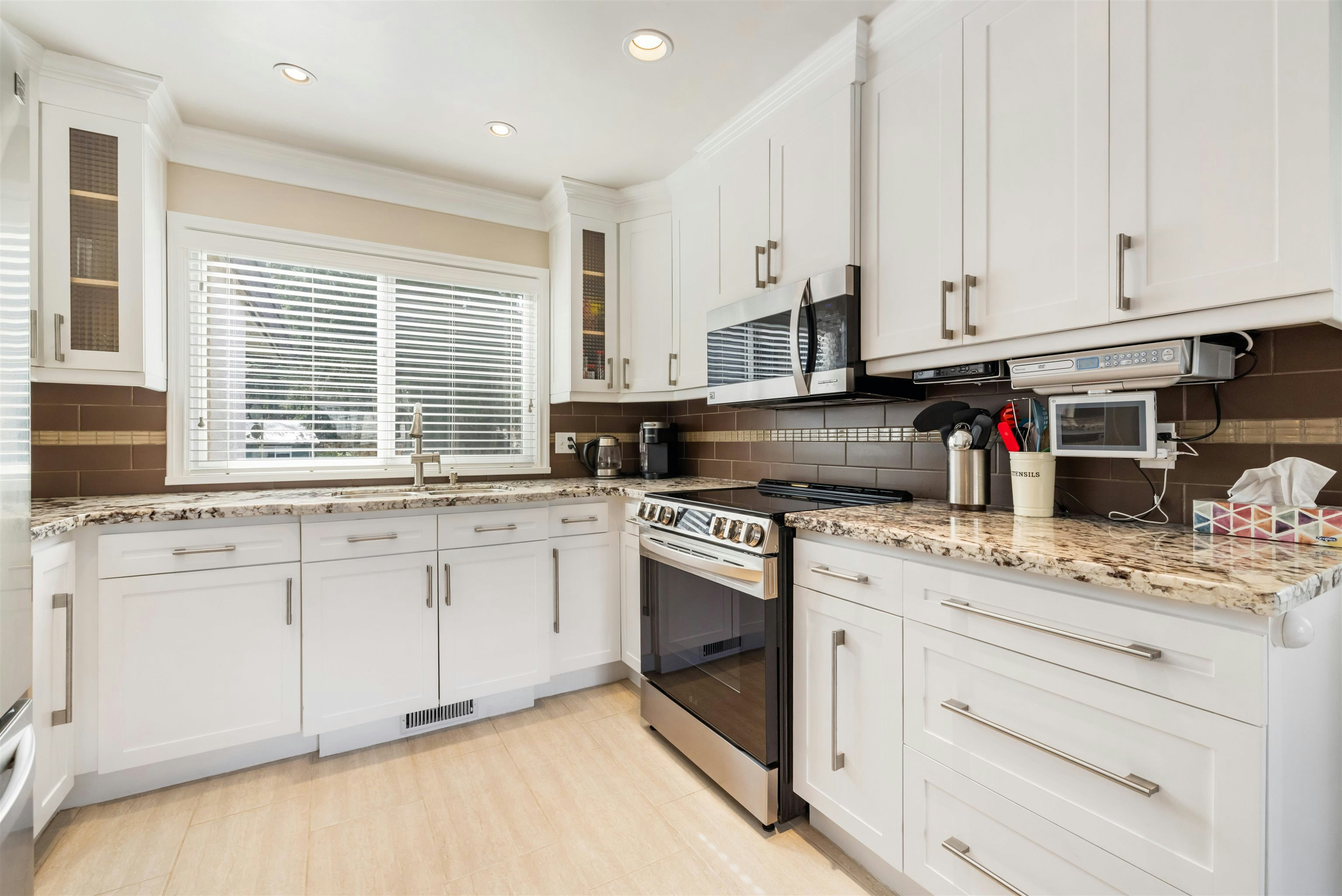 11169 Mason Place, Delta, BC, V4E 1G1 - 10
