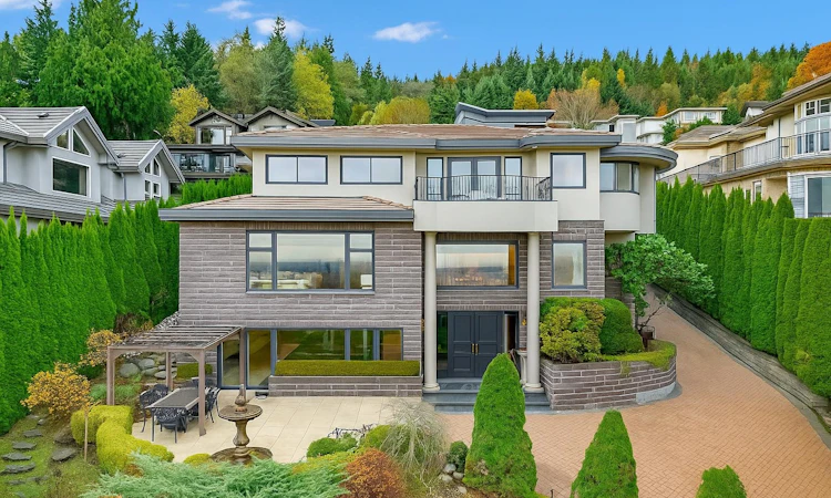 1525 Errigal Place