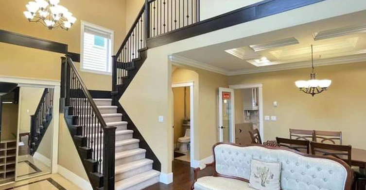 8555, No 2 Road, Richmond, BC, V7C 3M4 - 3