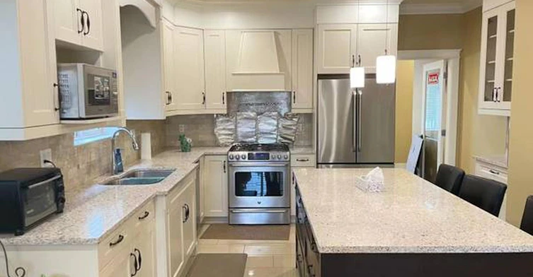 8555, No 2 Road, Richmond, BC, V7C 3M4 - 8