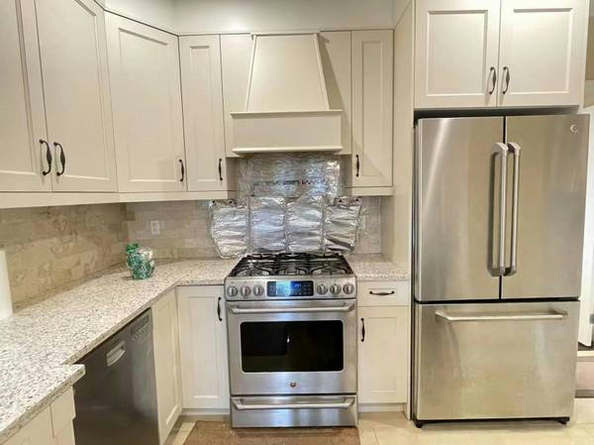8555,  No 2 Road, Richmond, BC, V7C 3M4 - 9