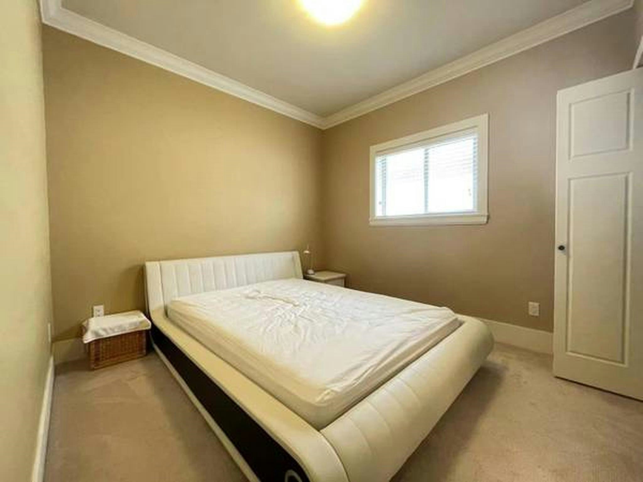 8555,  No 2 Road, Richmond, BC, V7C 3M4 - 12