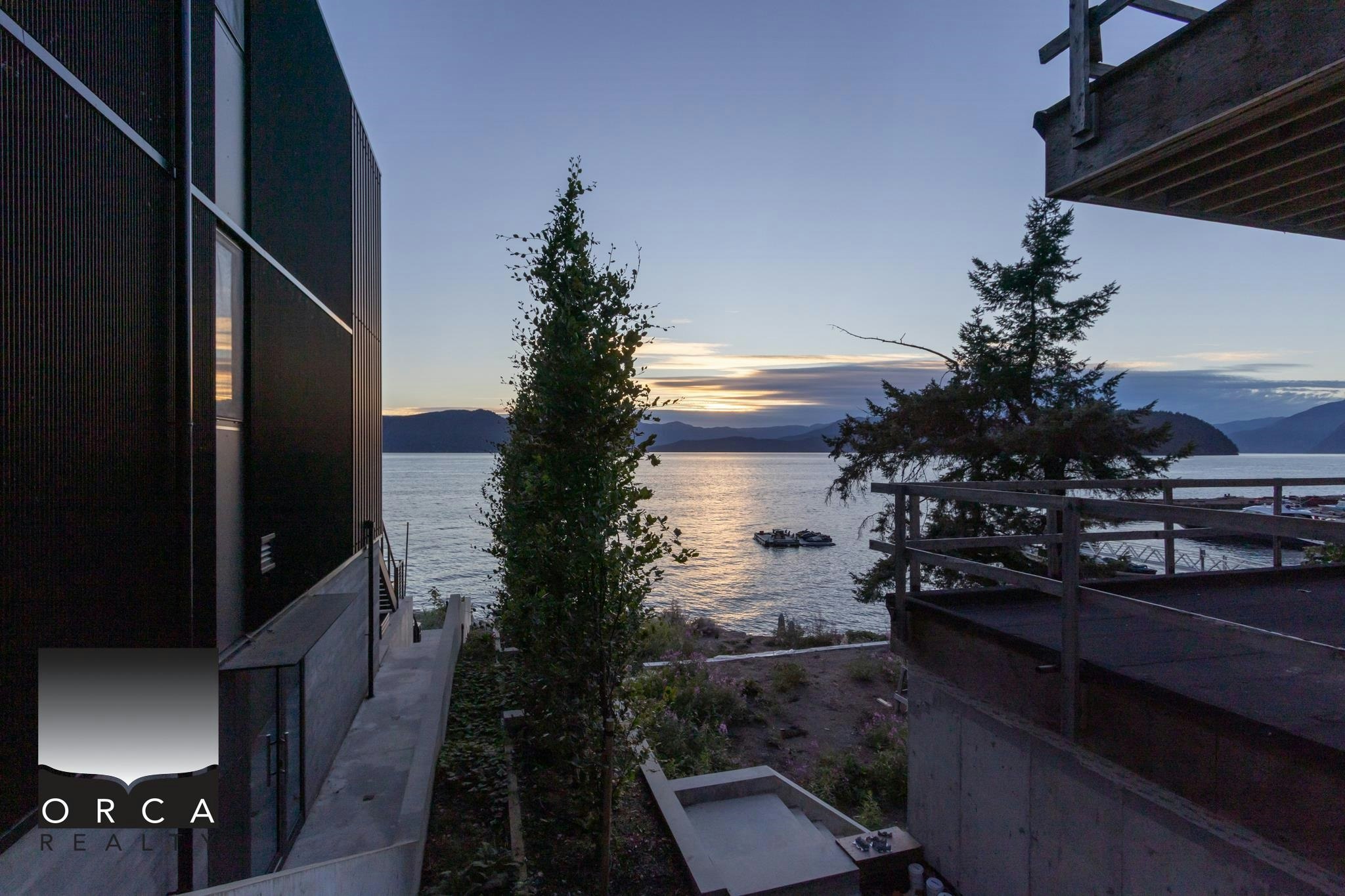8885 Lawrence Way, West Vancouver, BC, V7W 2T7 - 11