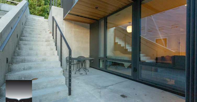 8885 Lawrence Way, West Vancouver, BC, V7W 2T7