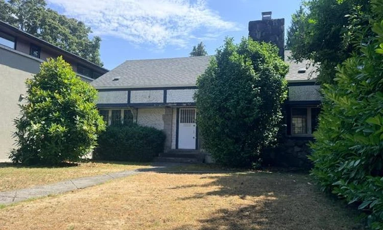 1420 W 38th Avenue