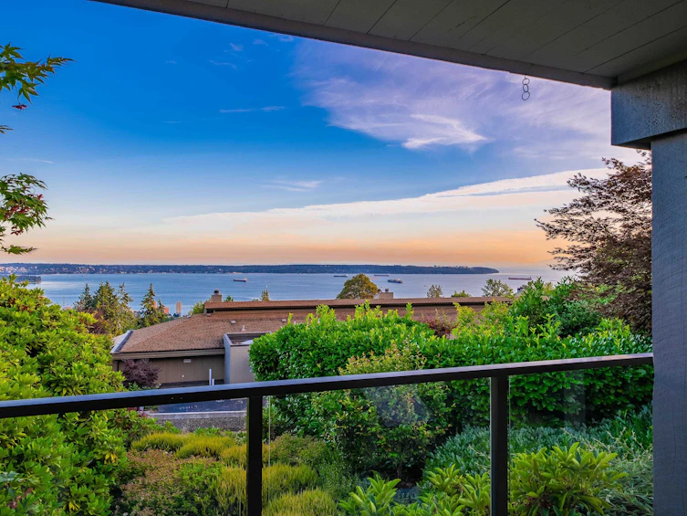 18-2214 Folkstone Way, West Vancouver, BC, V7S 2X7