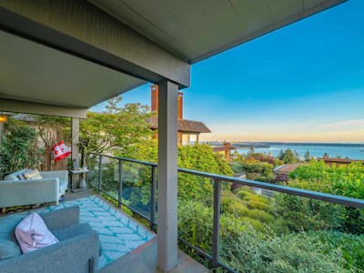 18-2214 Folkstone Way - 2