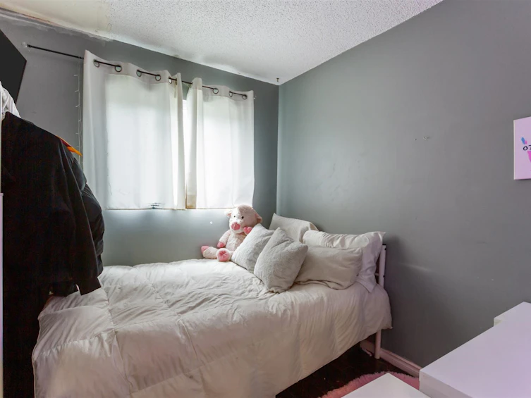 2676 Tretheway Drive, Burnaby, BC, V5B 4R8 - 16