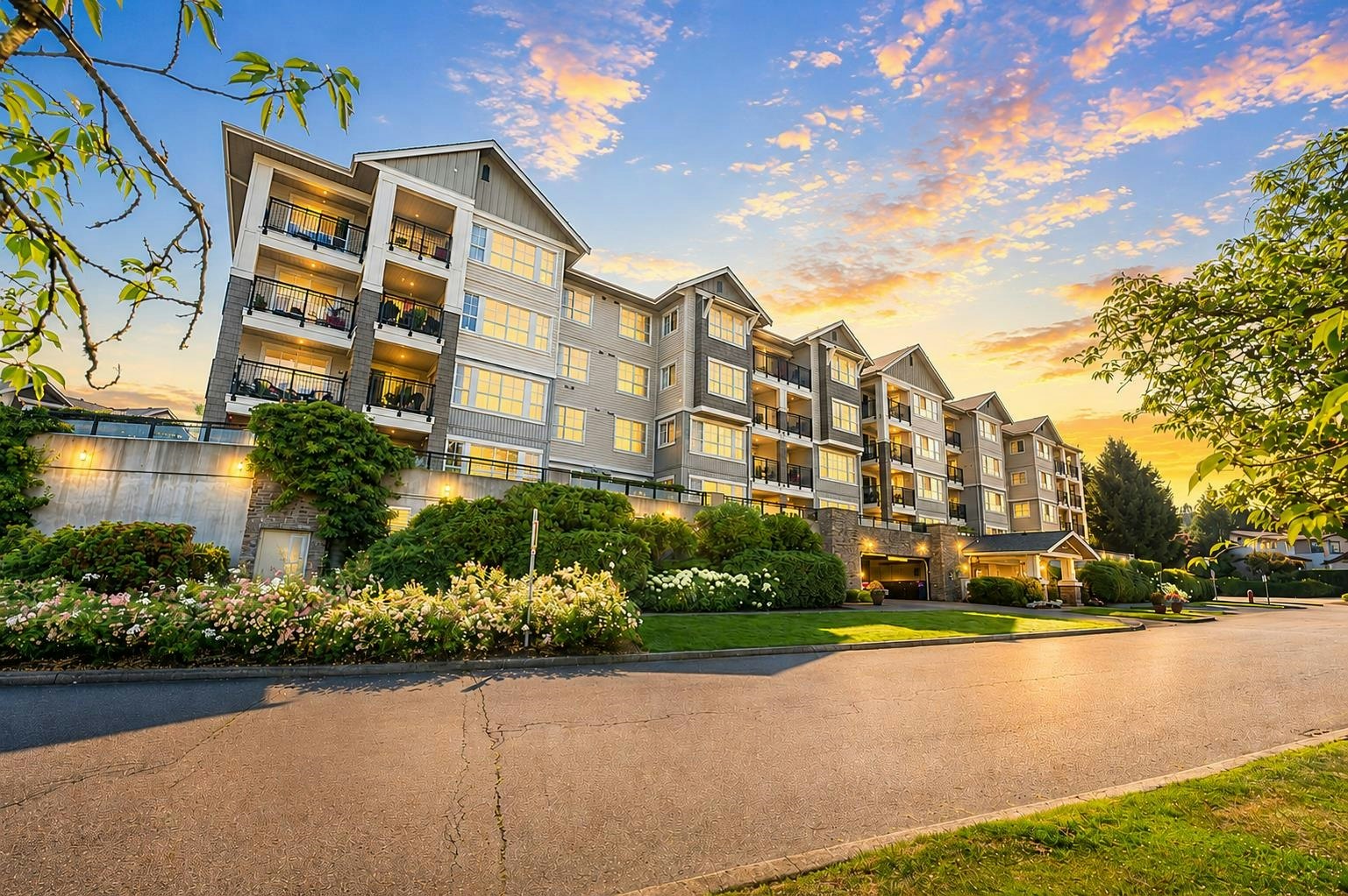 207-19673 Meadow Gardens Way, Pitt Meadows, BC, V3Y 0A1