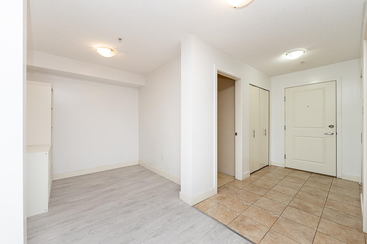 207-19673 Meadow Gardens Way, Pitt Meadows, BC, V3Y 0A1 - 19