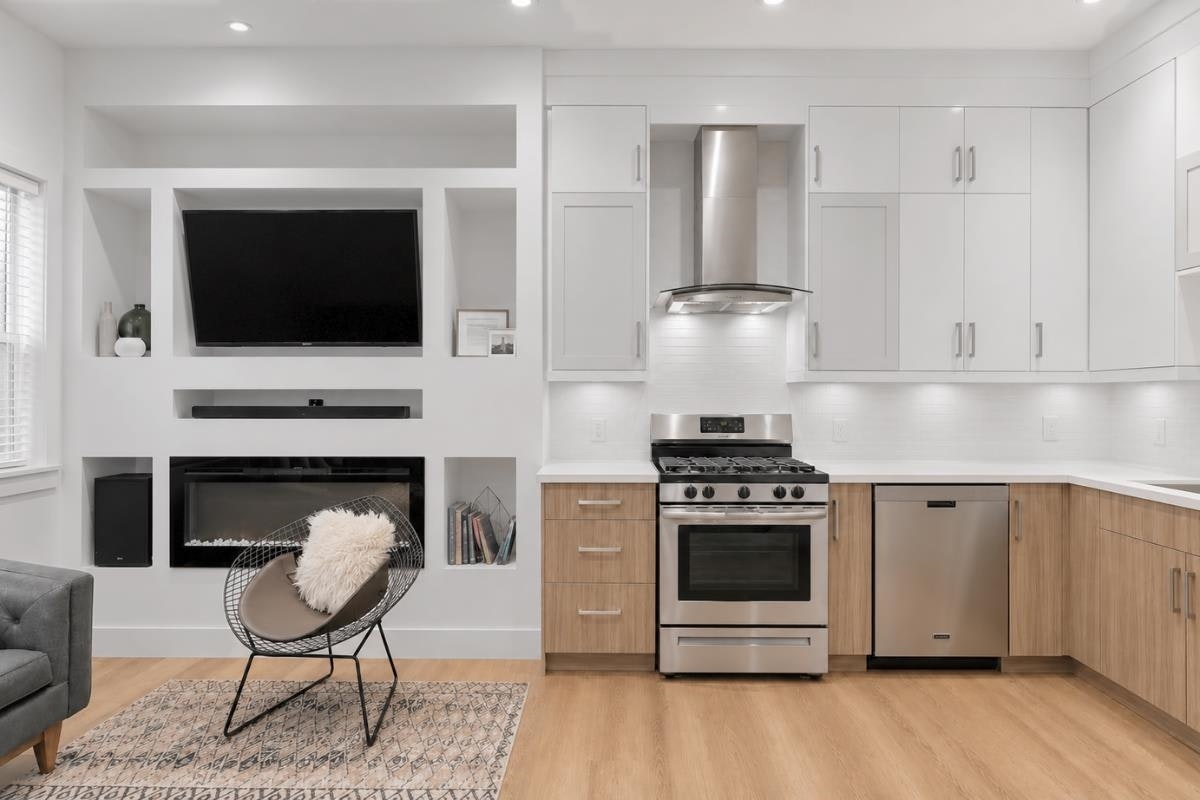 2-1136 E Pender Street, Vancouver, BC, V6A 1W5