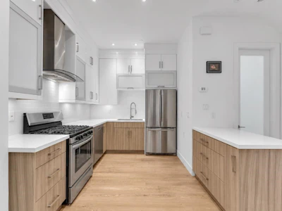 2-1136 E Pender Street - 3
