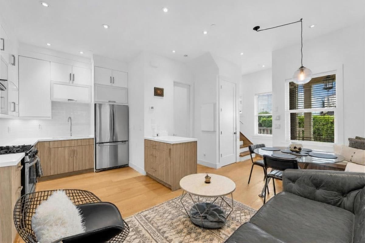 2-1136 E Pender Street - 5