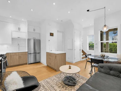2-1136 E Pender Street - 5