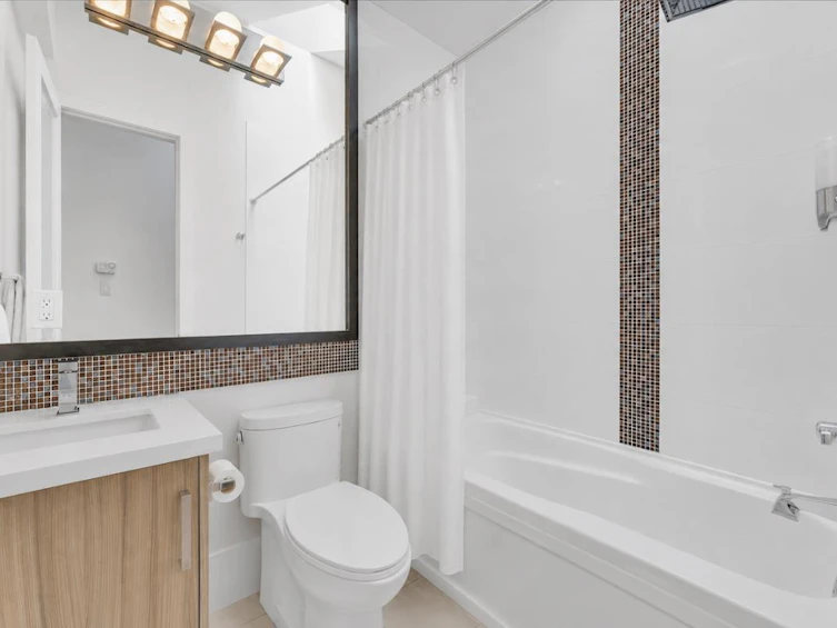 2-1136 E Pender Street, Vancouver, BC, V6A 1W5 - 12