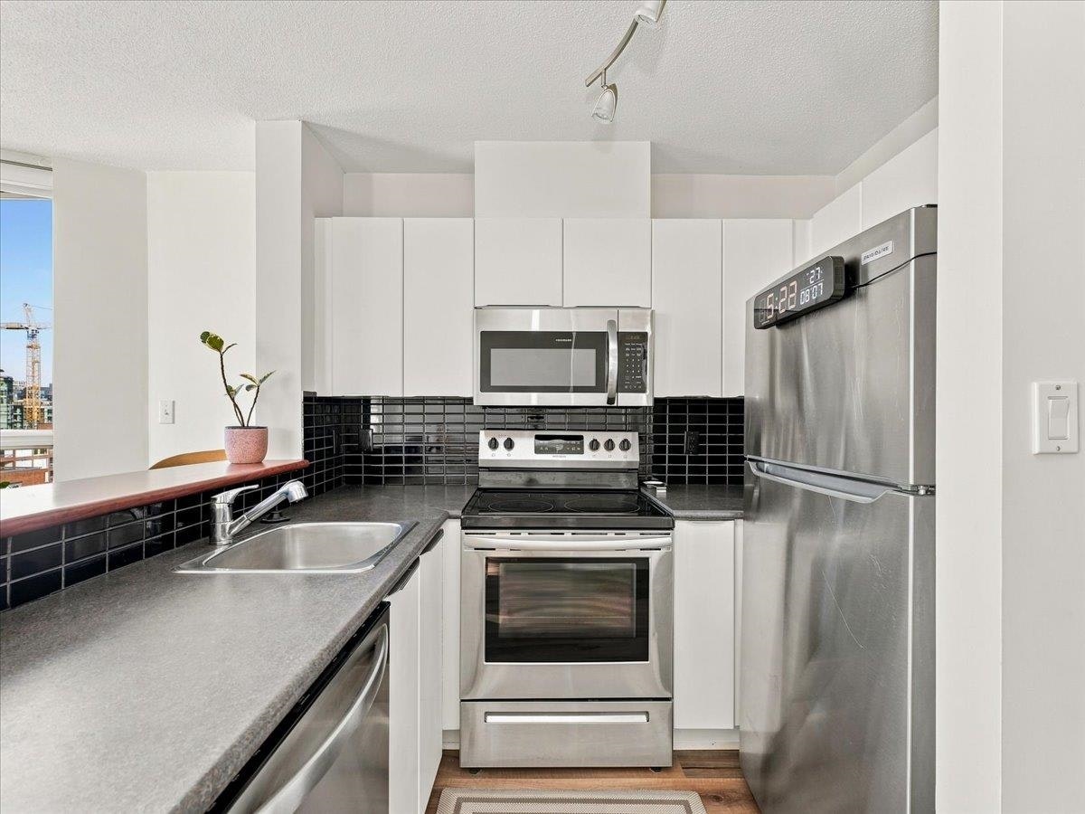 1507-1003 Pacific Street - 3