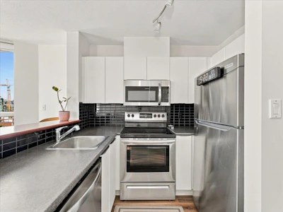 1507-1003 Pacific Street - 3