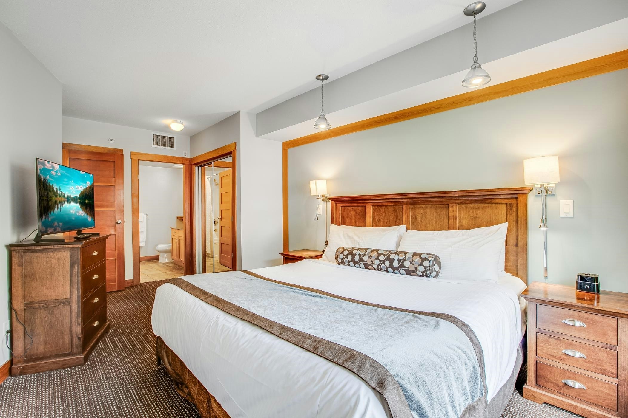 403D-2036 London Lane, Whistler, BC, V8E 0N7 - 16