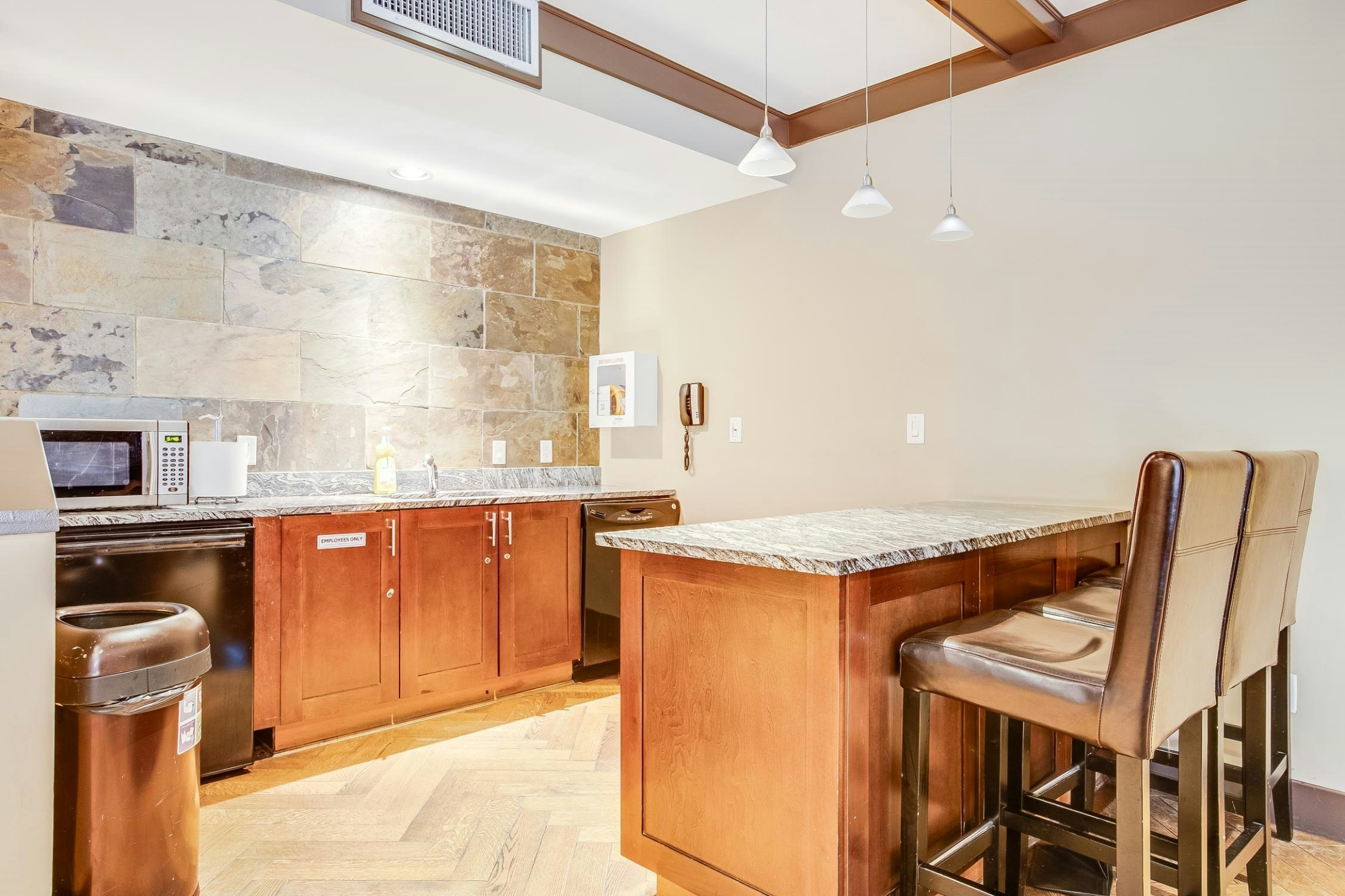 403D-2036 London Lane, Whistler, BC, V8E 0N7 - 31