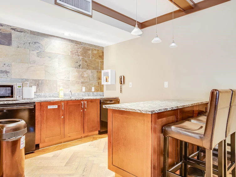 403D-2036 London Lane, Whistler, BC, V8E 0N7 - 31