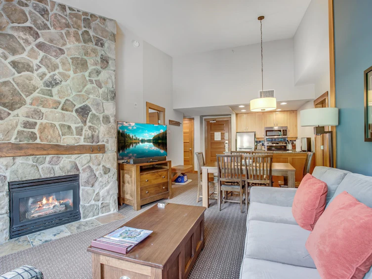 403D-2036 London Lane, Whistler, BC, V8E 0N7 - 8