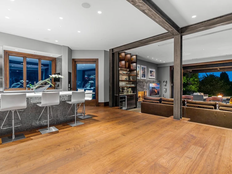 2870 SW Marine Drive, Vancouver, BC, V6N 3X9 - 4