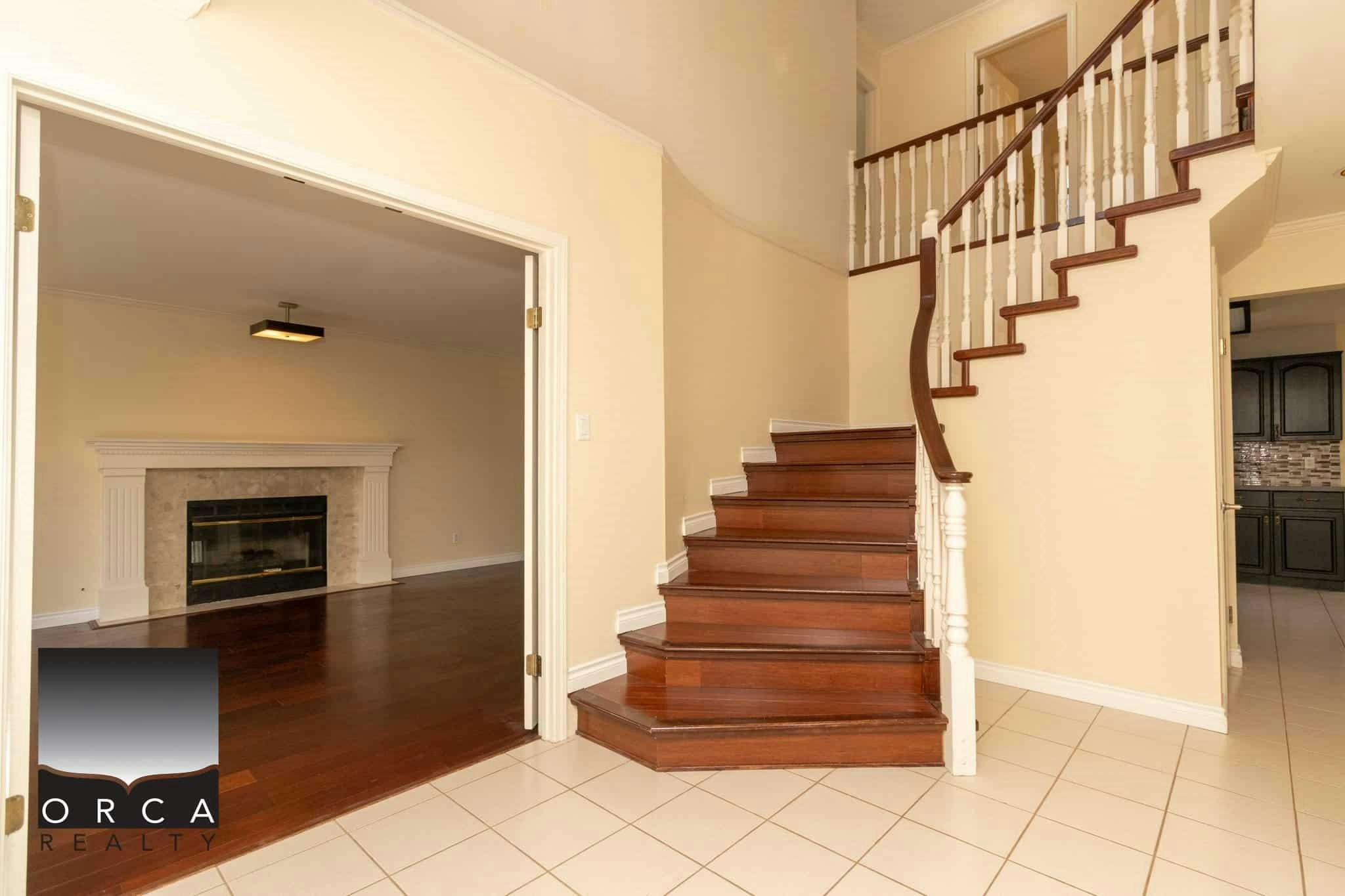 3015 Griffin Place, North Vancouver, BC, V7R 4W9 - 2