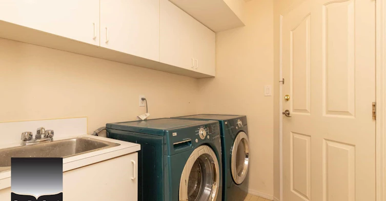 3015 Griffin Place, North Vancouver, BC, V7R 4W9 - 21