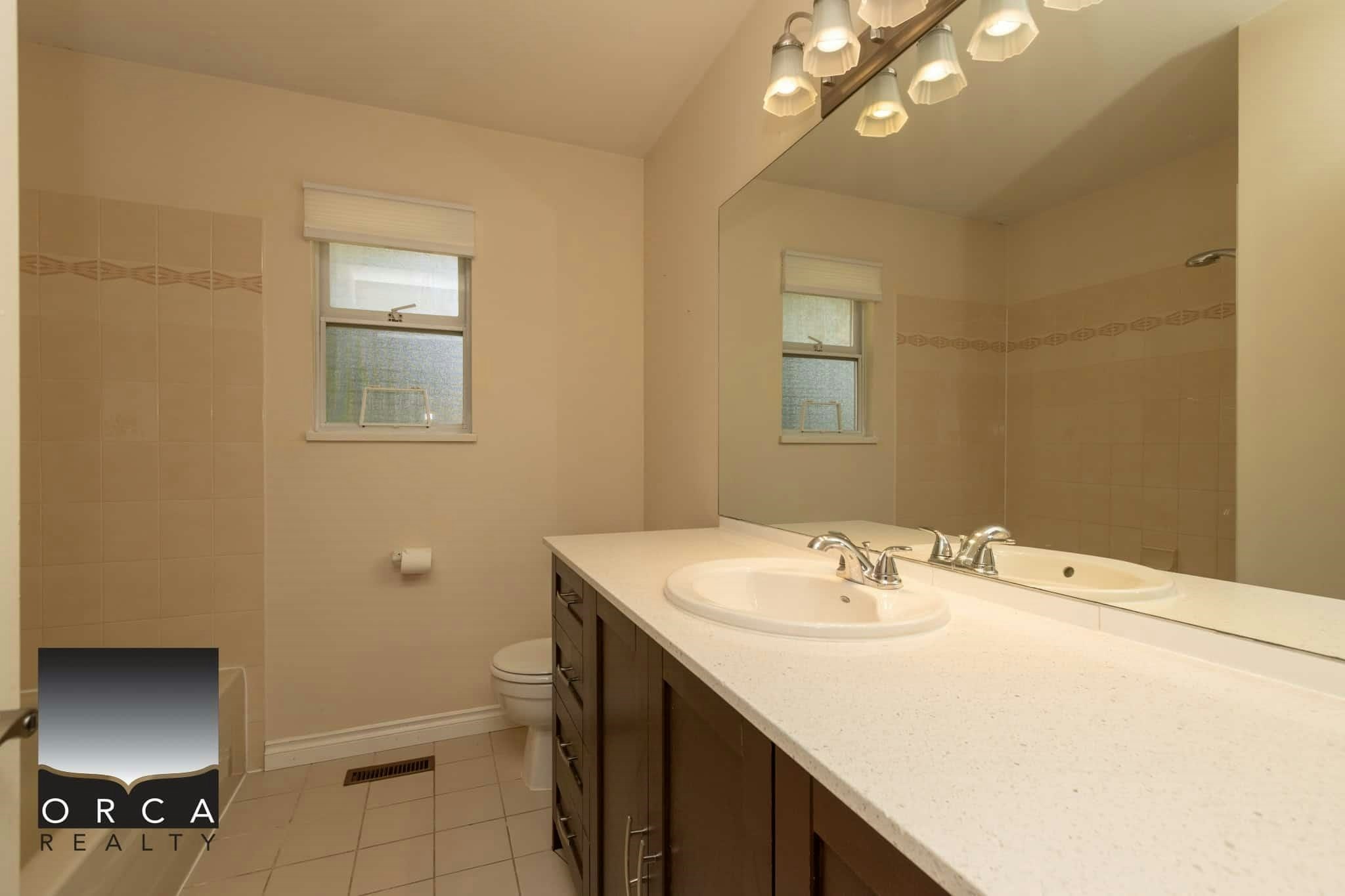 3015 Griffin Place, North Vancouver, BC, V7R 4W9 - 20