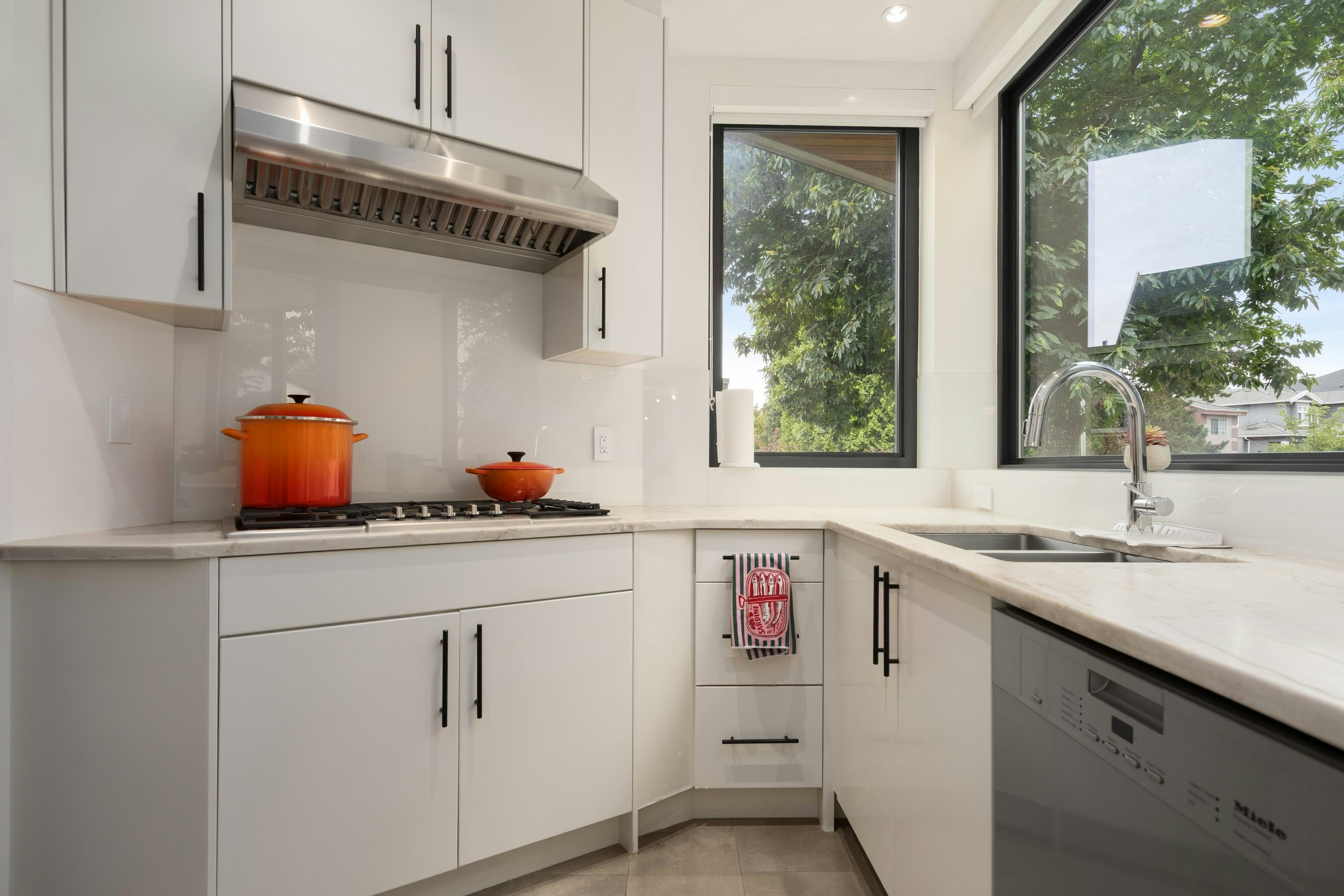 7380 Ashburn Street, Vancouver, BC, V5S 2K9 - 7