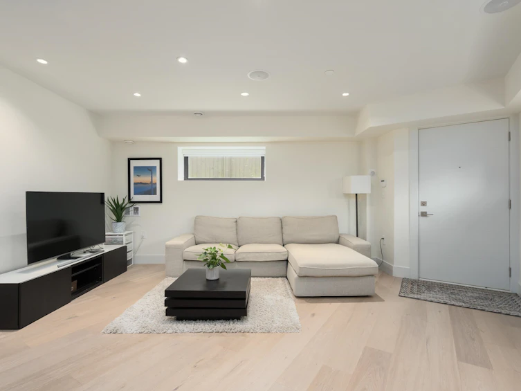 7380 Ashburn Street, Vancouver, BC, V5S 2K9 - 23