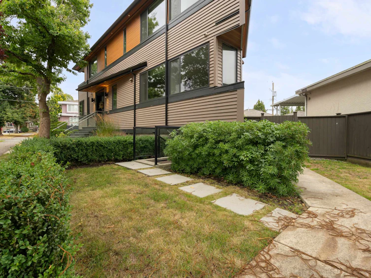 7380 Ashburn Street, Vancouver, BC, V5S 2K9 - 32