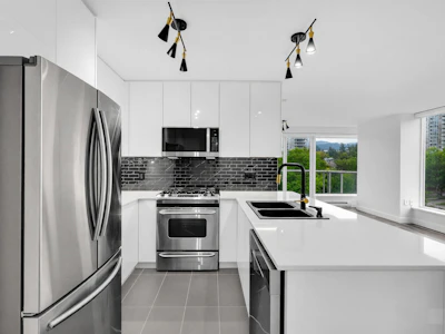 2508-651 Nootka Way - 4