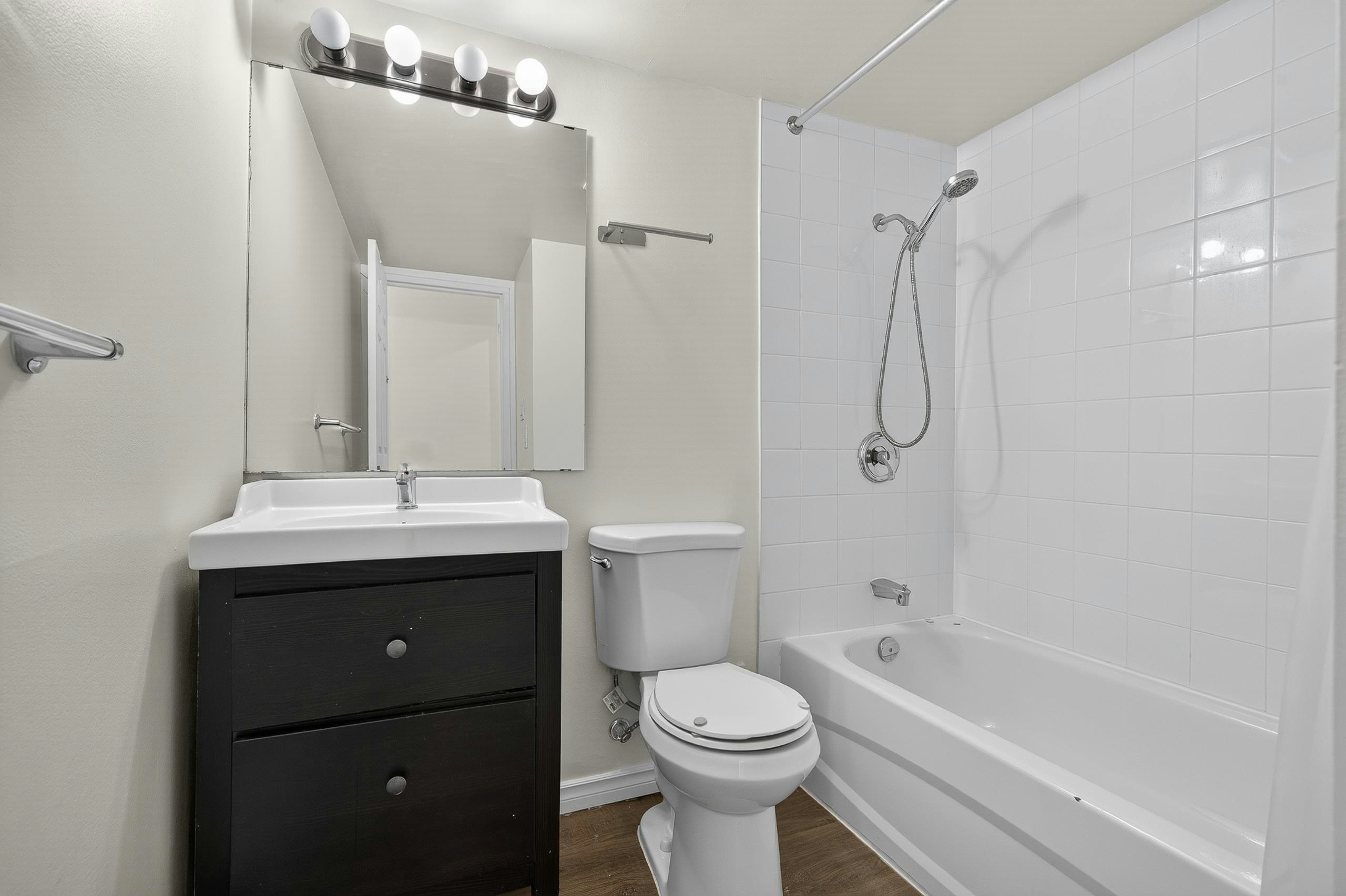 203-7220 Lindsay Road, Richmond, BC, V7C 3M6 - 14