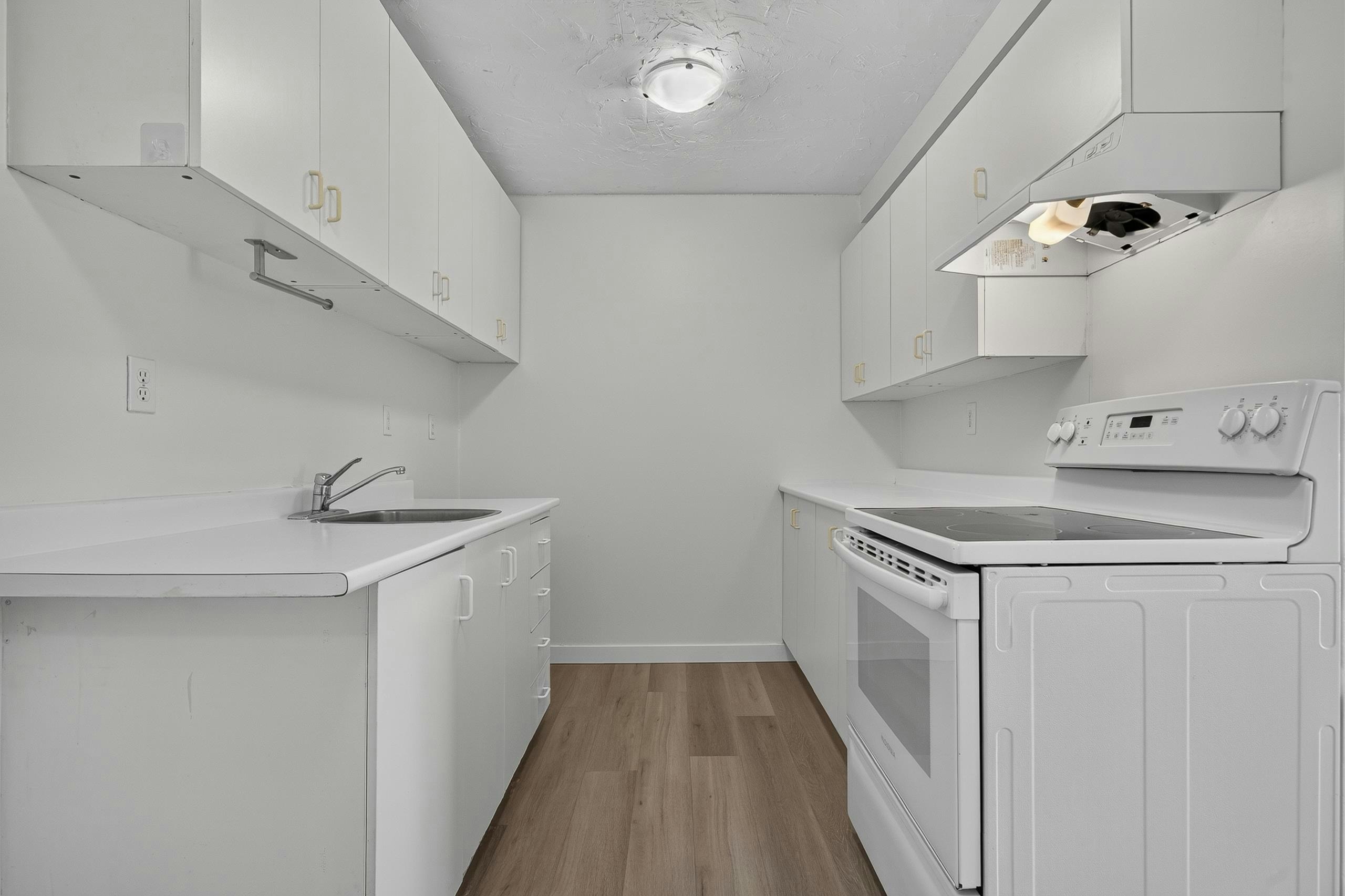 203-7220 Lindsay Road - 4