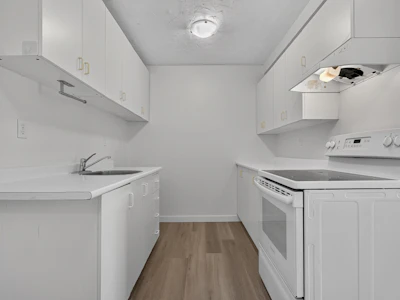 203-7220 Lindsay Road - 4