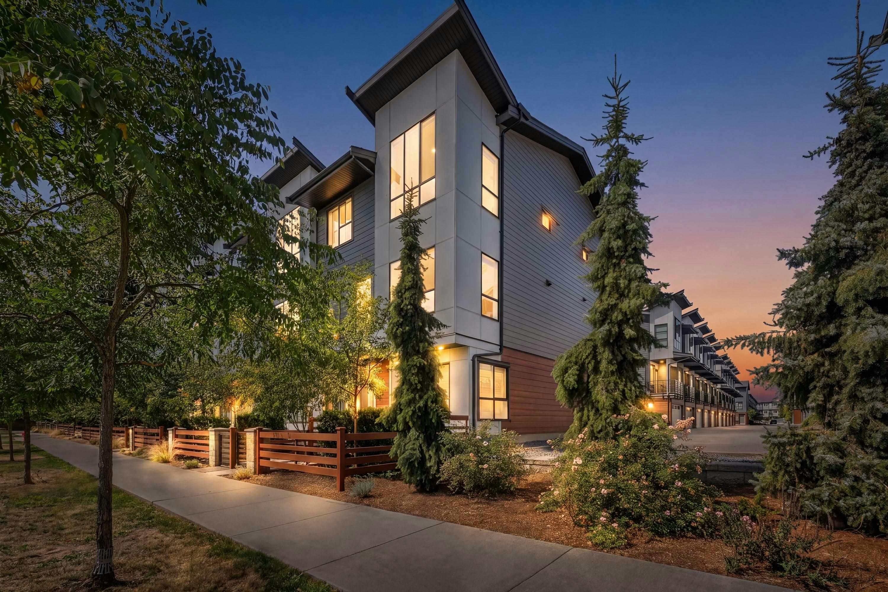 10-7177 194a Street, Surrey, BC, V4N 6V6