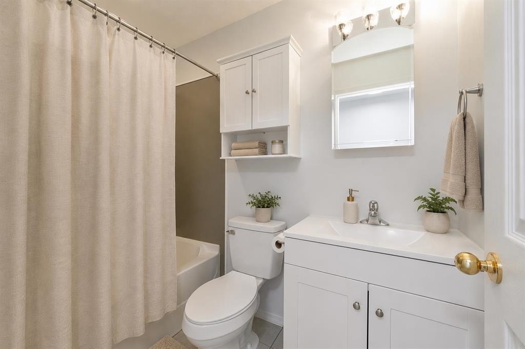 1378 Kenney, Coquitlam, BC, V3E 2R1 - 3