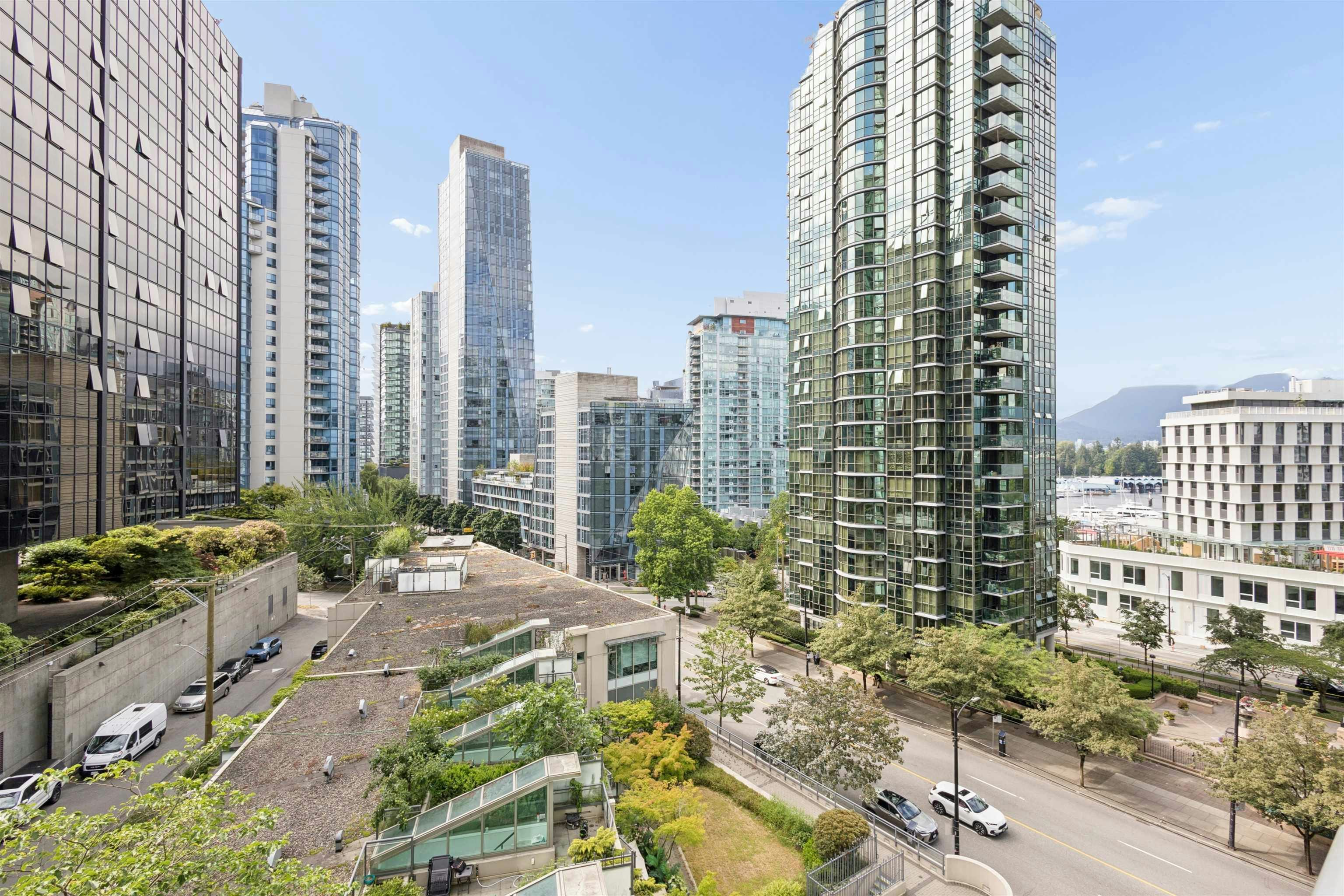 903-1328 W Pender Street, Vancouver, BC, V6E 4T1