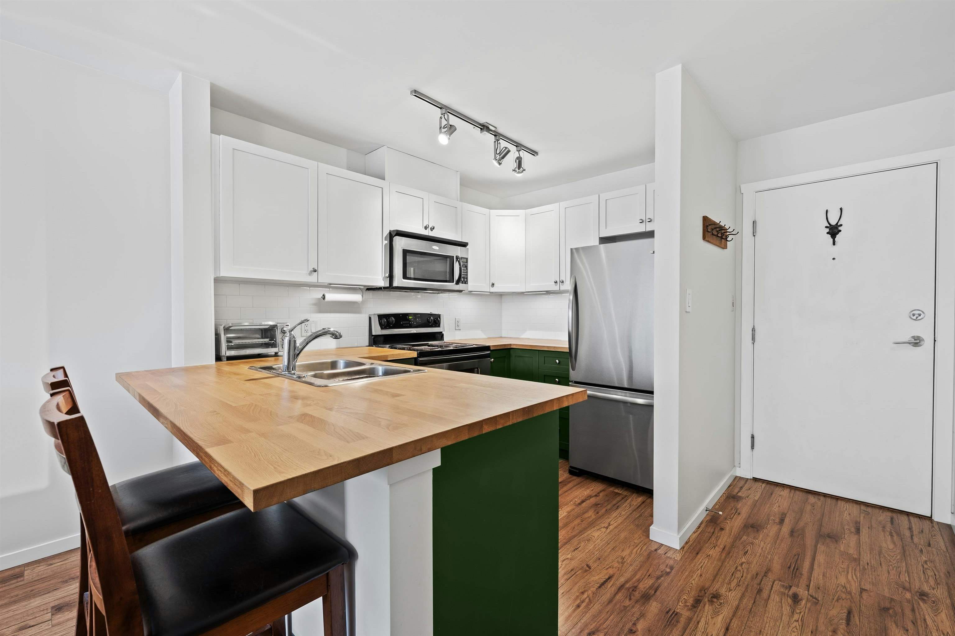 312-315 Knox Street, New Westminster, BC, V3L 0B5 - 14
