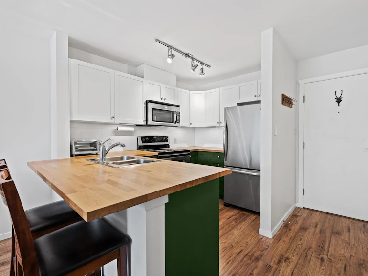 312-315 Knox Street, New Westminster, BC, V3L 0B5 - 14