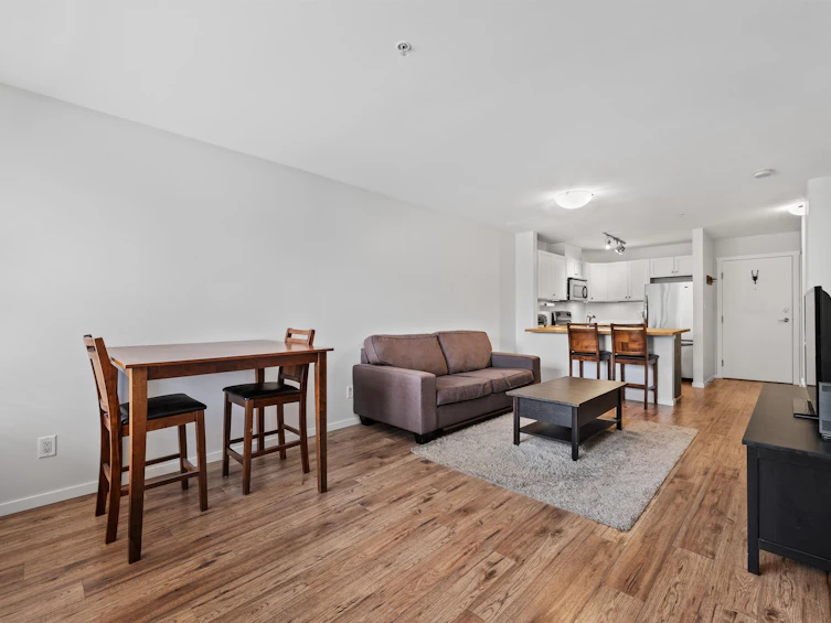 312-315 Knox Street, New Westminster, BC, V3L 0B5