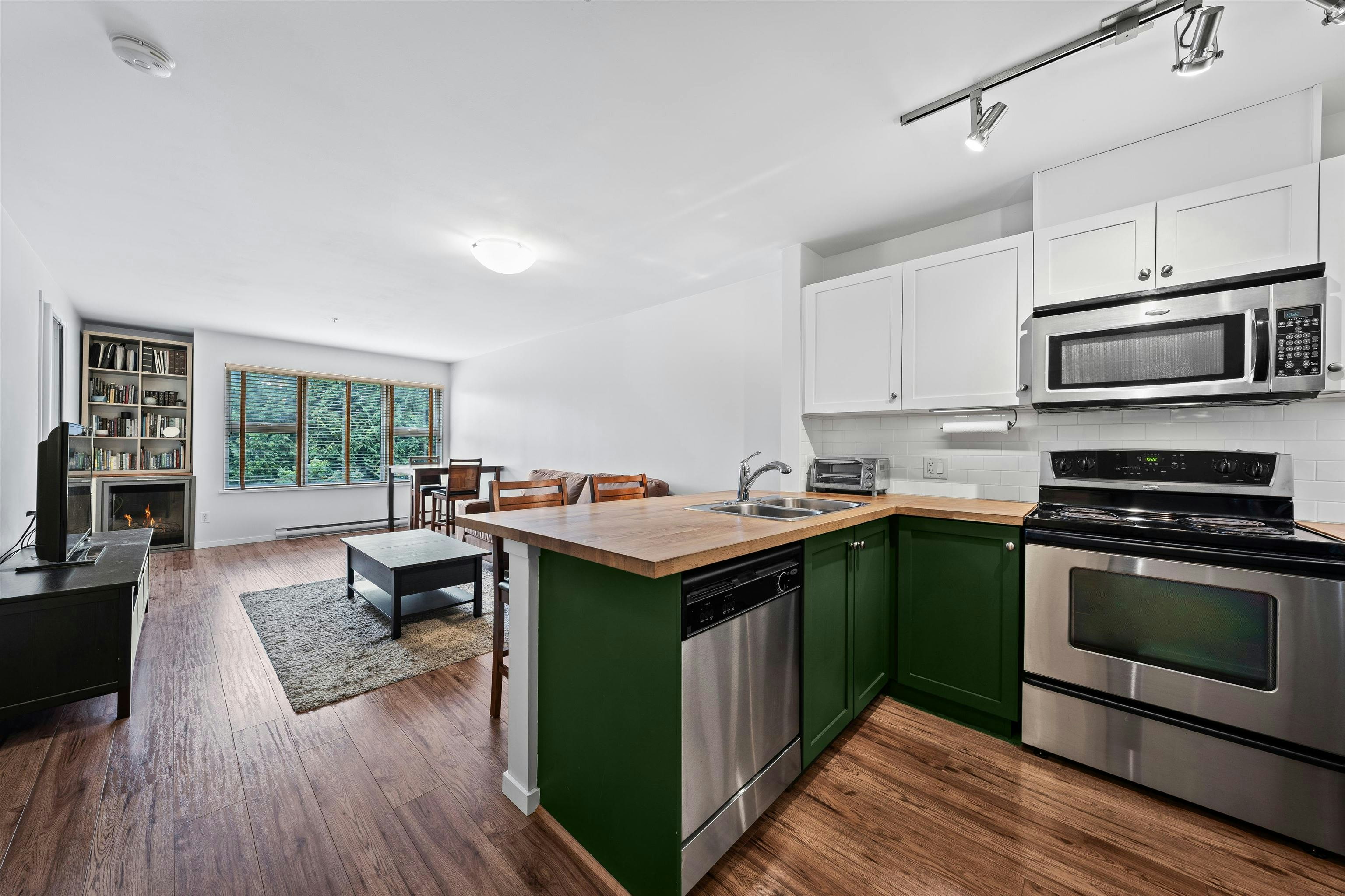 312-315 Knox Street, New Westminster, BC, V3L 0B5 - 7